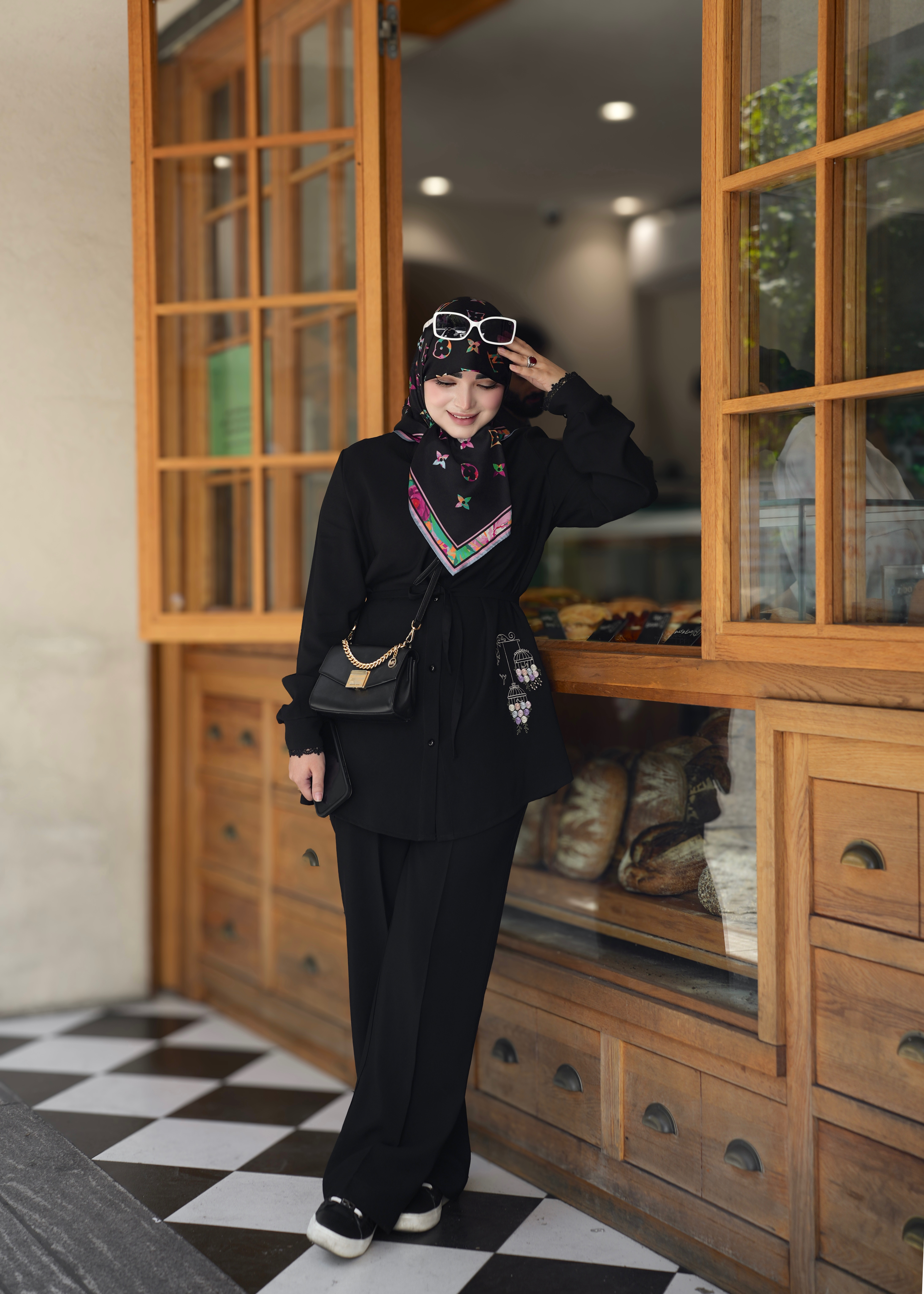 تونیک و شوار چکاوک